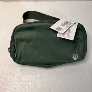Lululemon Belt Bag Forest Green 1L